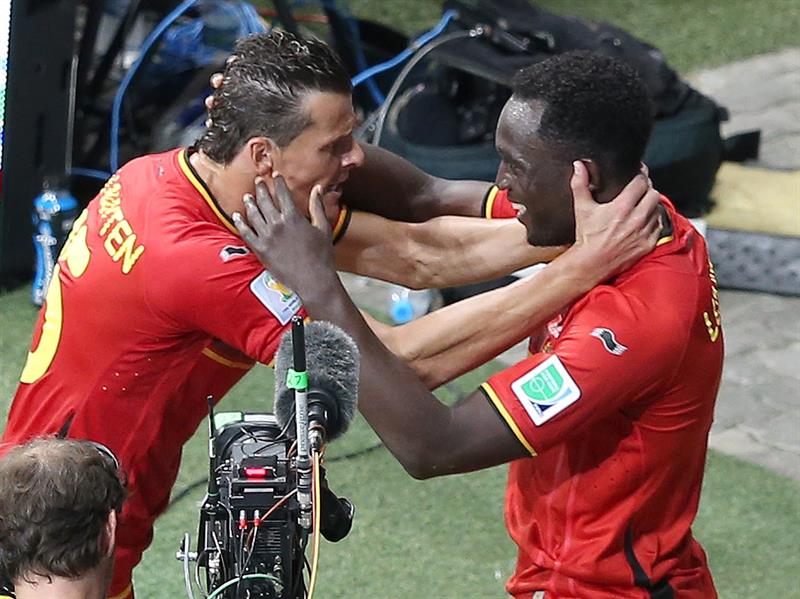 De Bruyne y Lukaku ponen a Bélgica en cuartos de final