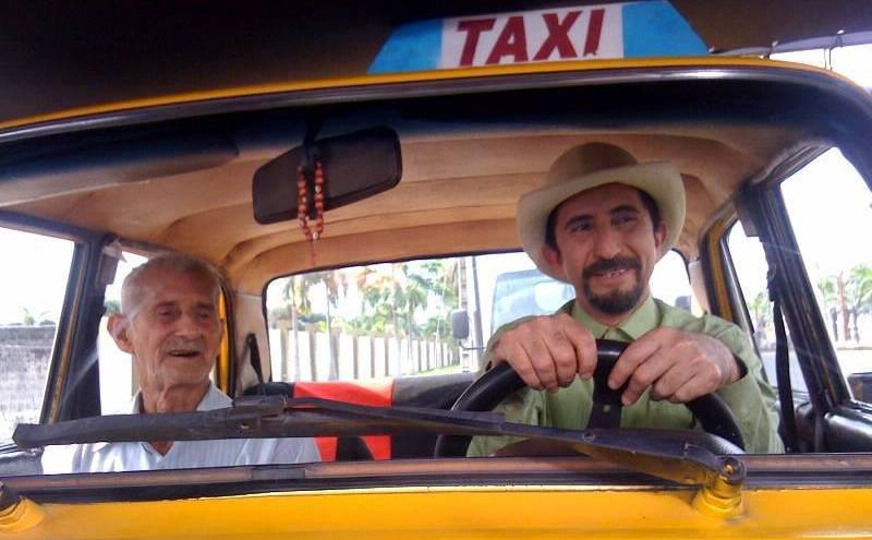 Duval y Raymundo Zambrano, actuando en la novela Rosita la taxista, Ecuavisa. 2010