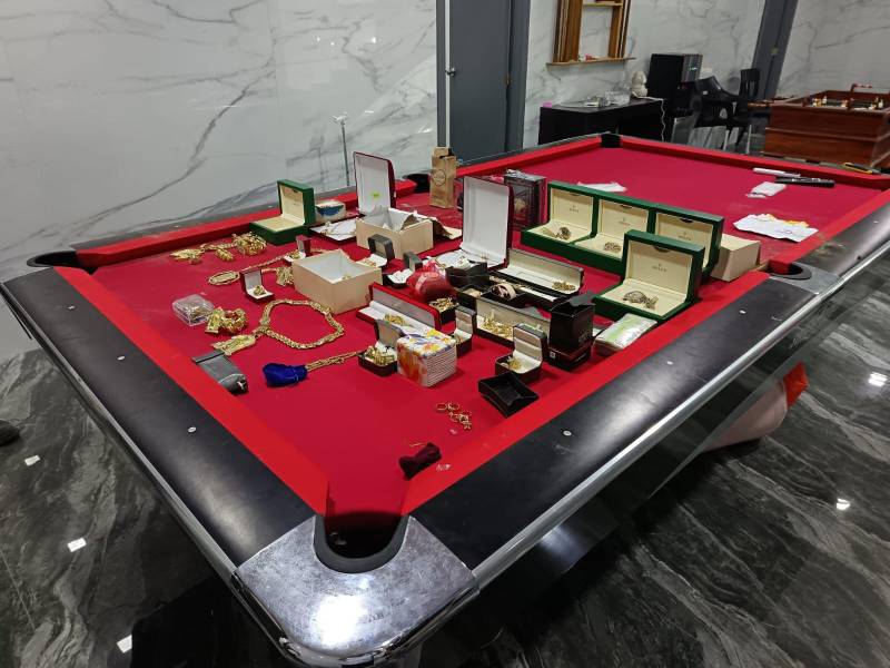 Armas, joyas y dinero en efectivo, fueron hallados en la vivienda donde se recapturó a alias Fito.