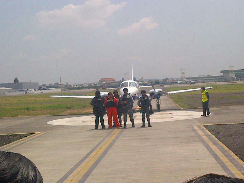 Alberto Forty llegó vía aérea a Guayaquil y será trasladado a nueva cárcel