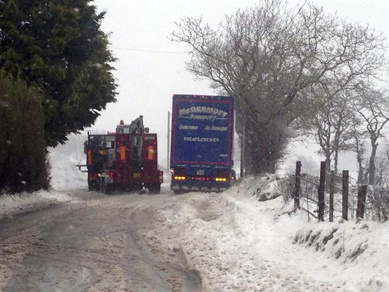 2 muertos y miles de hogares sin electricidad en Reino Unido por el frío