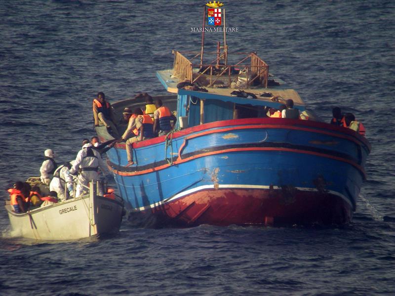 Nueva tragedia de inmigrantes en Italia deja 30 muertos
