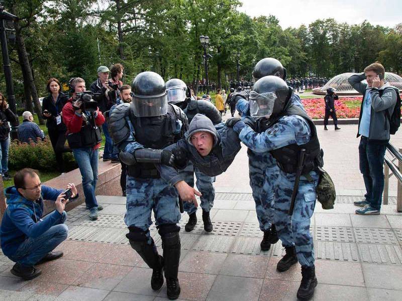 Al menos 3.500 detenidos en Rusia en manifestaciones contra la guerra