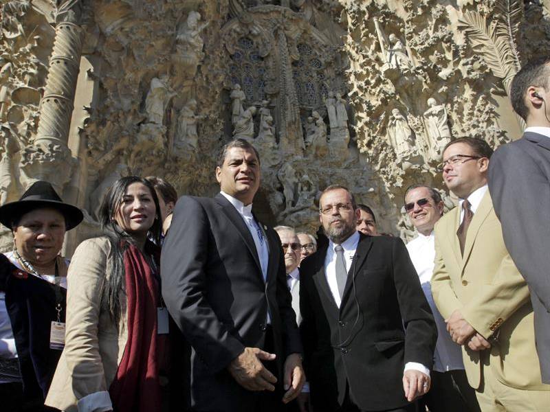 Correa defiende en Barcelona ampliar el espacio marítimo de Ecuador