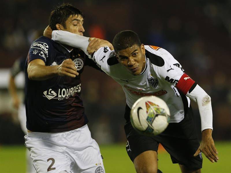 Atlético Mineiro venció 1-0 a Lanús y regresa a Brasil con ventaja