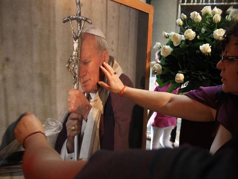 Los cristianos que se oponen a que Juan Pablo II sea santo