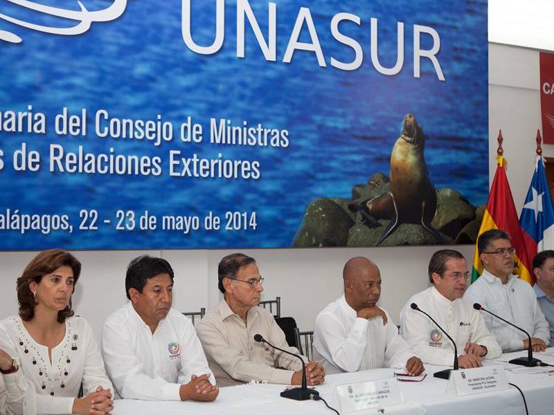 Unasur rechaza sanción de EE.UU. a Venezuela y apoya diálogo de paz con FARC