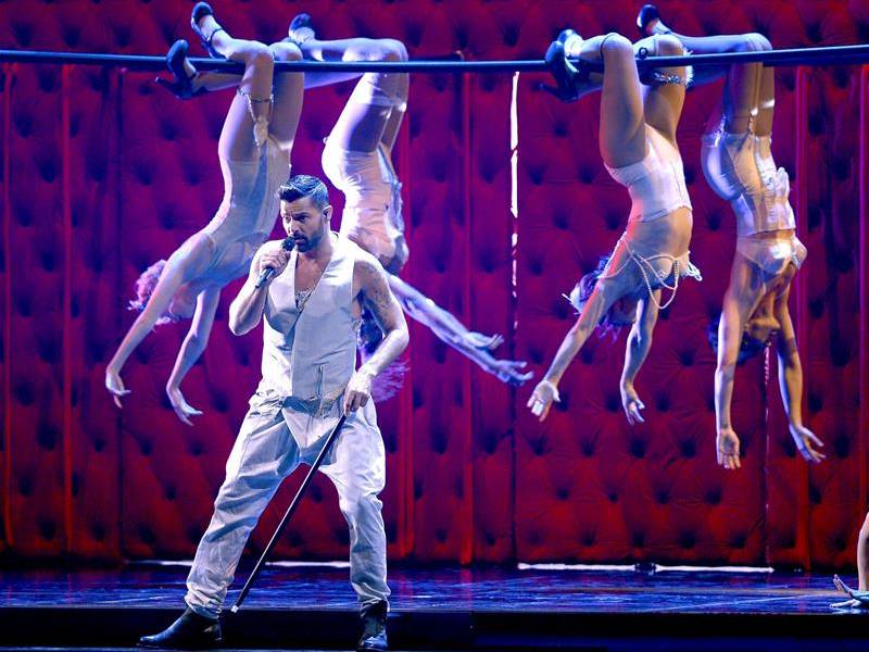 Drexler, Paco de Lucía y Enrique Iglesias triunfan en politizados Grammy Latino