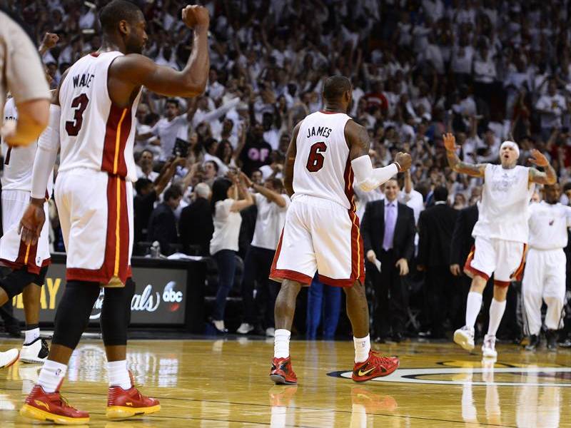LeBron James y Ray Allen salvan a los Heat y fuerzan el séptimo partido