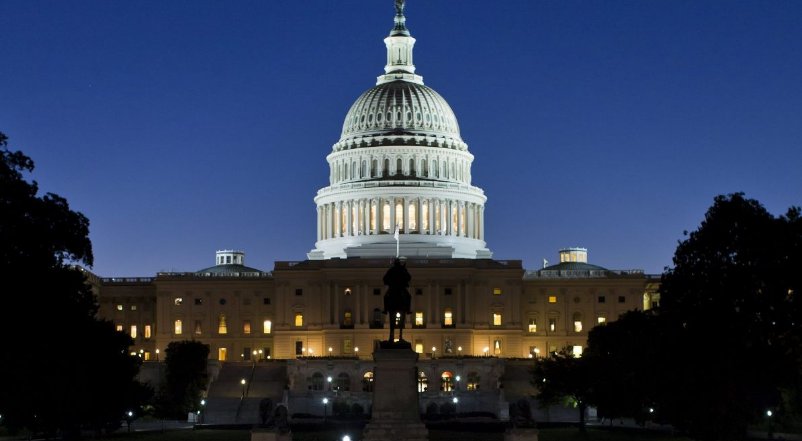 Arrestan a hombre que planeaba atentar contra el Capitolio de EE.UU.
