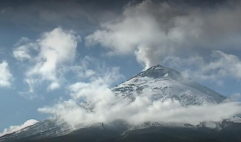 Volcán Cotopaxi emana hasta 4 000 toneladas de dióxido de azufre al día