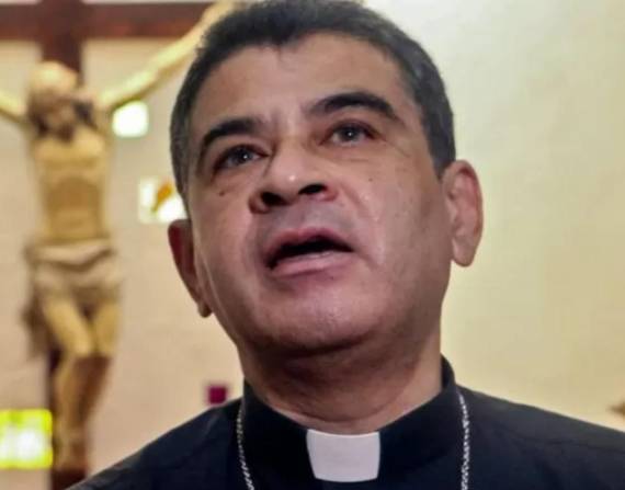 El obispo Rolando Álvarez está en arresto domiciliario en Nicaragua.