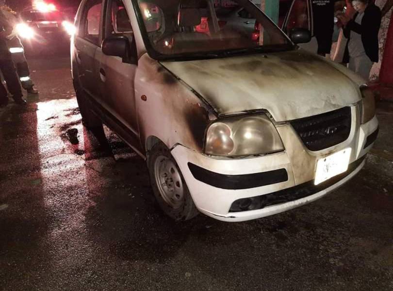 Queman y balean a un auto de un militar en Guayaquil