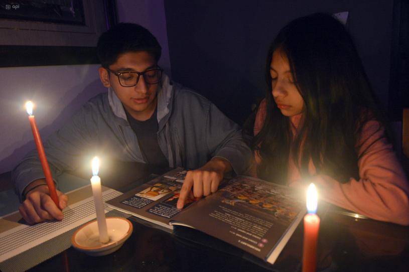 Noboa, apagones e indolencia