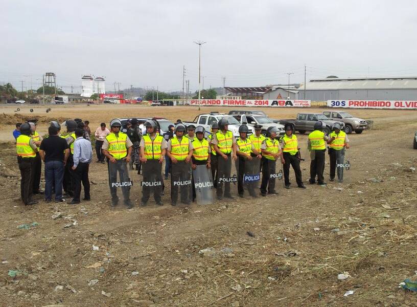 Un detenido durante desalojo de 20 viviendas en Durán