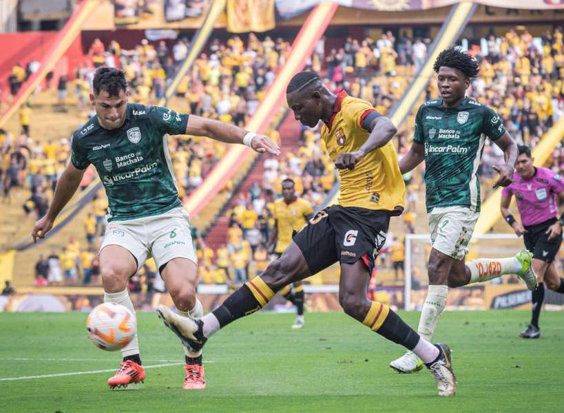 Bryan Quiñónez fue expulsado durante el Barcelona SC vs. Orense SC.