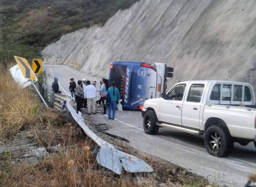 Cerca de 10 heridos tras accidente en vía a Vilcabamba