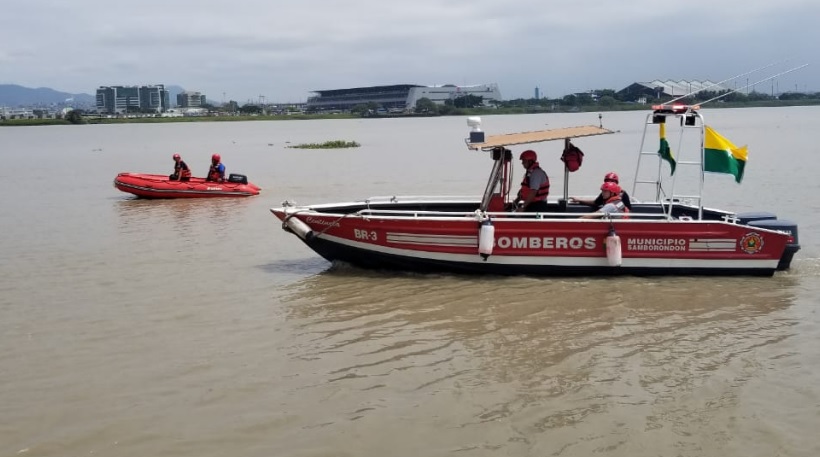 Continúan buscando a mujer desaparecida en río Guayas