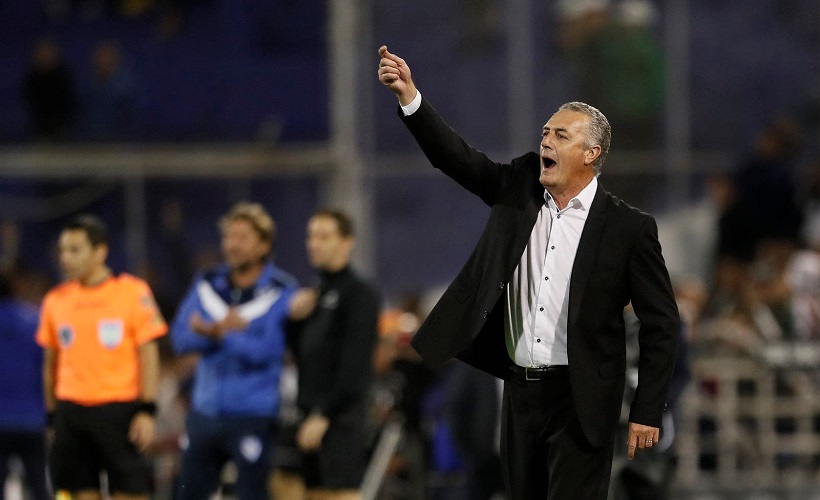 Gustavo Alfaro ya sería el nuevo DT de Ecuador