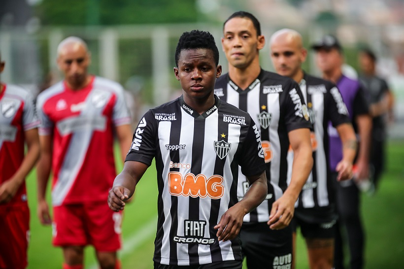 Cazares comienza a entrenarse con Corinthians y espera ser anunciado