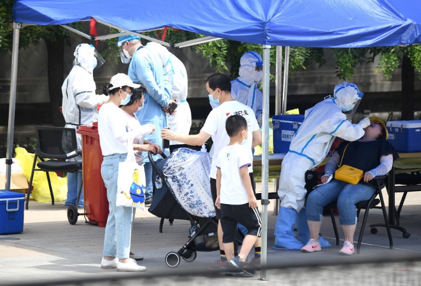 Pekín aumenta pruebas de coronavirus hasta un millón diarias
