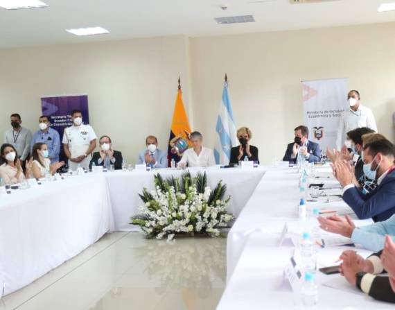 Lasso lideró en Guayaquil la primera mesa técnica de lucha contra la desnutrición infantil