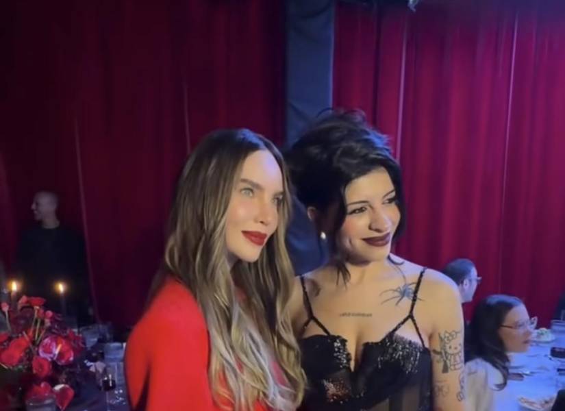 Belinda y Cazzu en la alfombra roja.