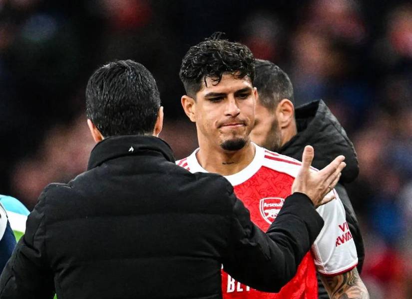 Piero Hincapié ha jugado dos partidos de titular de forma consecutiva con el Arsenal.