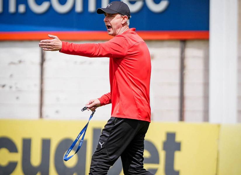 Tiago Nunes fue presentado por Liga de Quito como nuevo entrenador el 6 de junio.