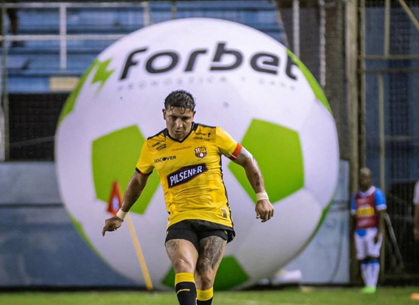 Mario Pineida es duda para enfrentar a River Plate en la Copa Libertadores.