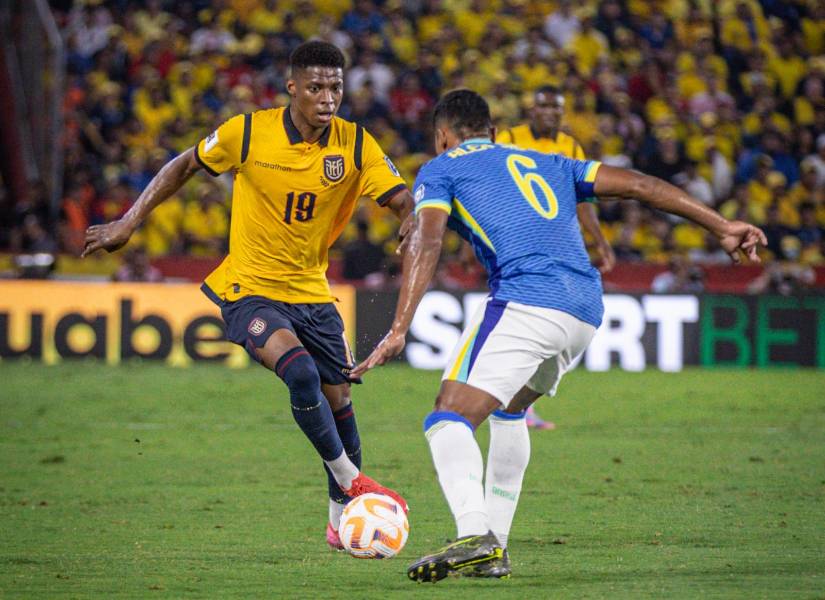 Nilson Angulo puede dejar el Anderlecht en el mercado de pases.