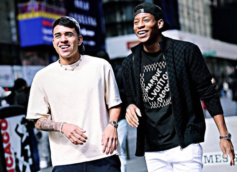 Kendry Páez y Gonzalo Plata caminando por las calles de Nueva York