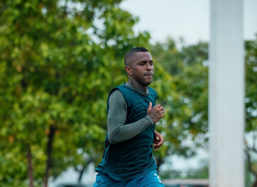 Miller Bolaños enfrentó a Barcelona SC en un amistoso.