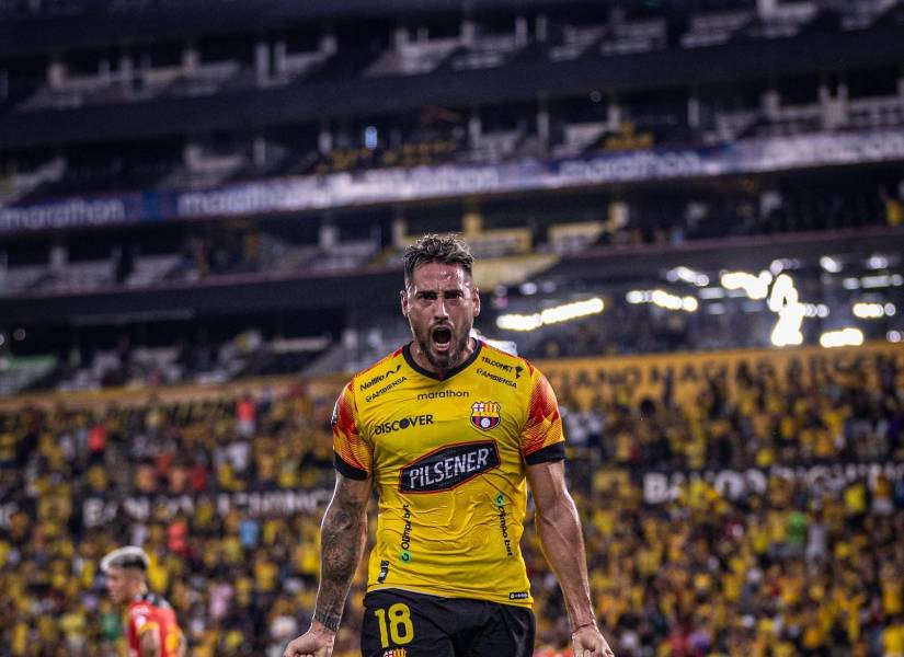 Francisco Fydriszewski festejando su gol ante Deportivo Cuenca.