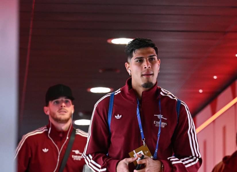 Piero Hincapié regresó a la convocatoria del Arsenal para enfrentar al Atlético de Madrid por Champions League, pero no jugó.