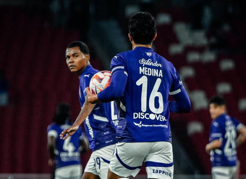 Jeison Medina celebra un gol con Liga de Quito contra Deportivo Cuenca por la fecha 21 de la LigaPro
