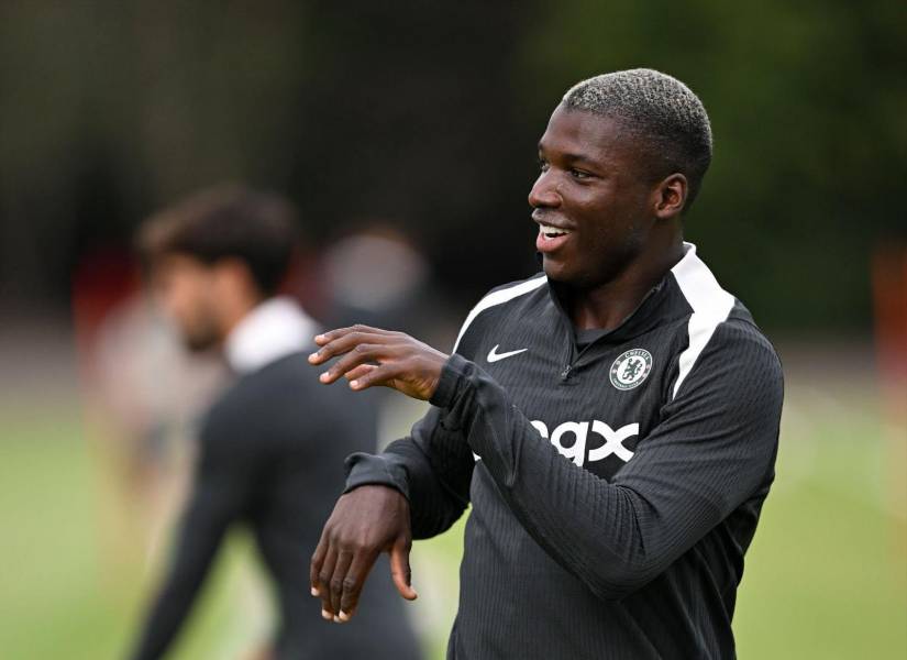 Moisés Caicedo empezó la pretemporada con el Chelsea.