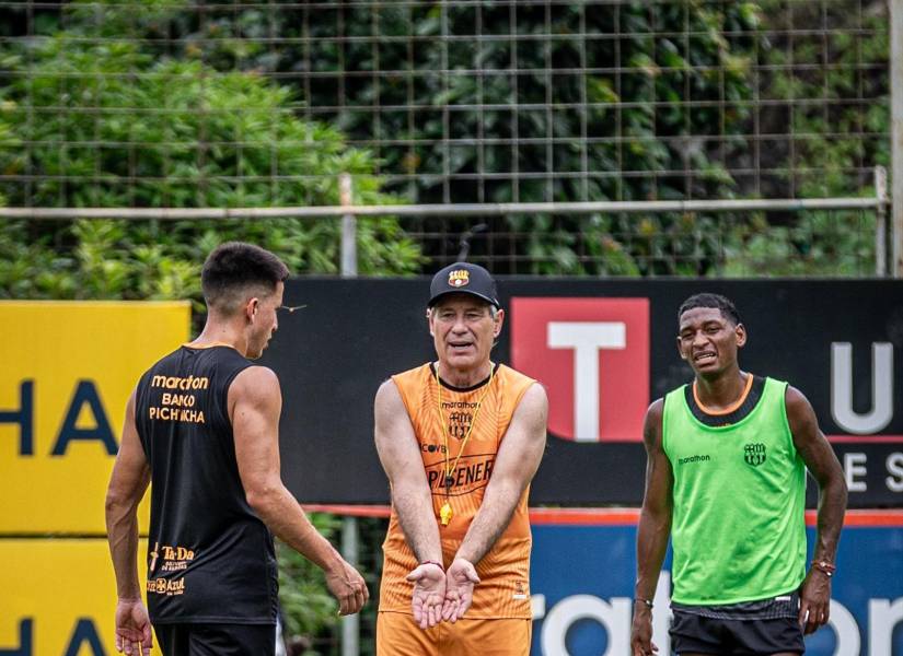 Ariel Holan ya dirigió su primer entrenamiento con Barcelona SC.