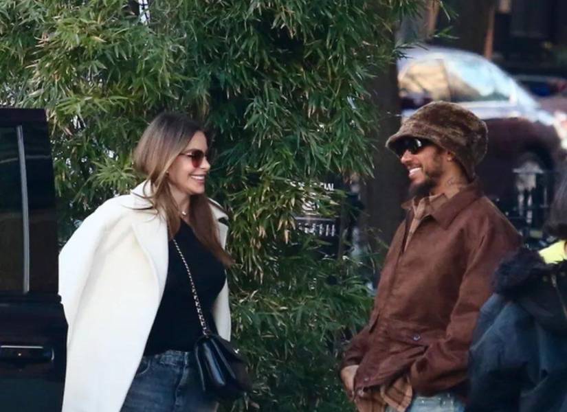 Imágenes del momento en que Sofía Vergara y Hamilton salían de un restaurante en Nueva York.