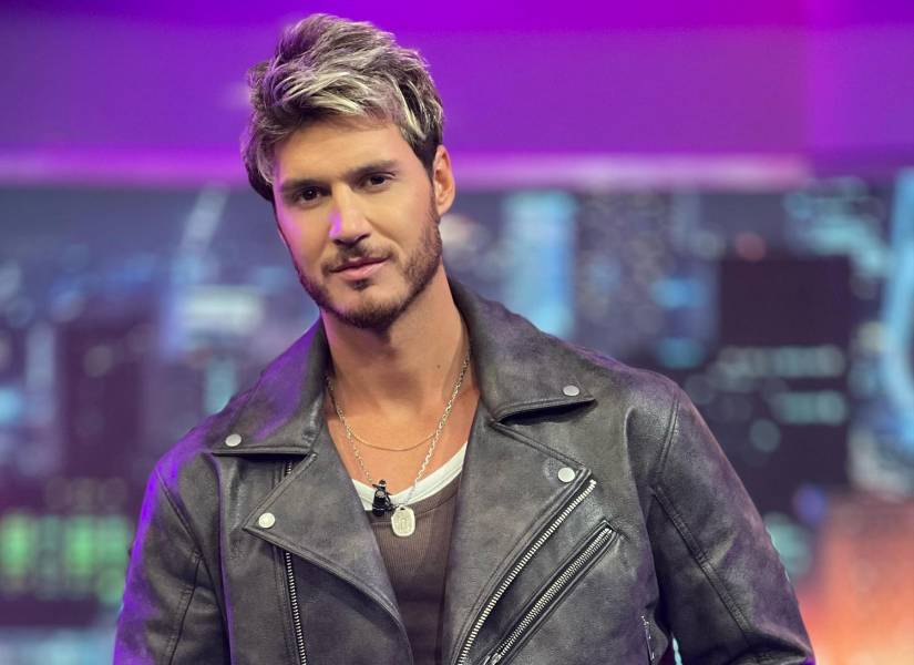 Federico Docazberro modelo y cantante argentino.