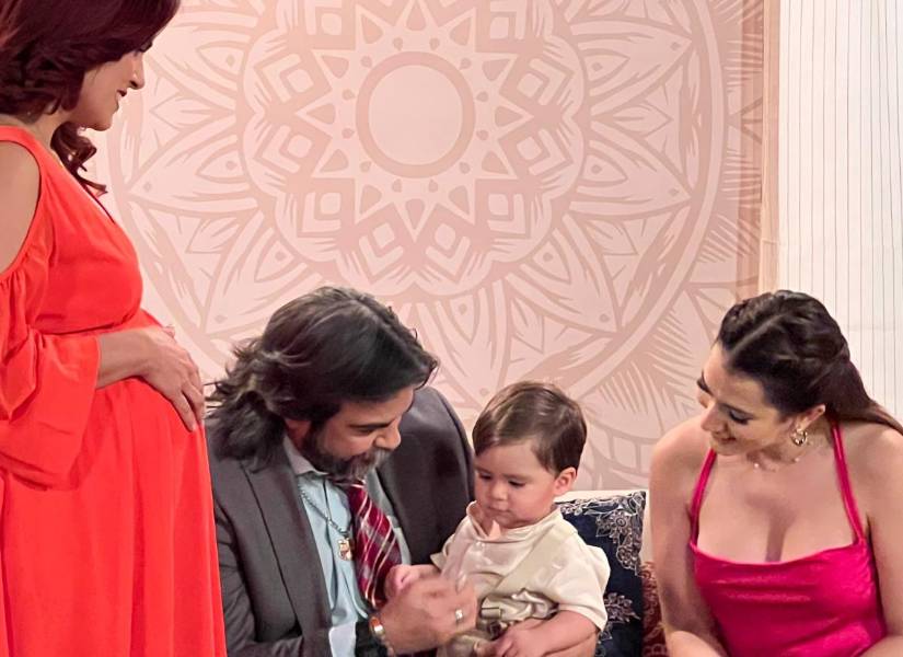 El segundo final implica que Pepe Pancho se queda con Adela, pero tiene un hijo con Carolina.