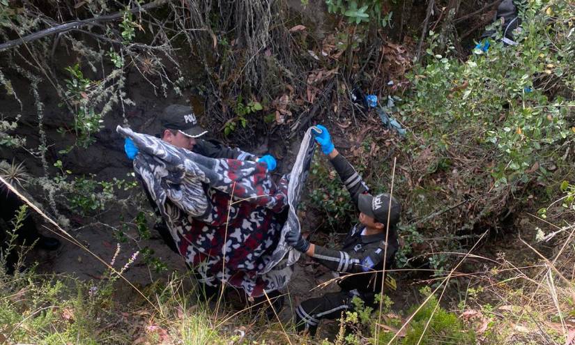Durante la búsqueda de María Belén Bernal, en el cerro Casitagua, la Fiscalía anunció que encontró restos óseos.