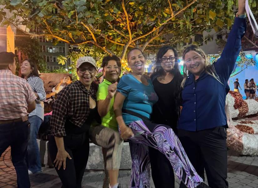 Cientos de ciudadanos estuvieron en el evento Baila la Calle.