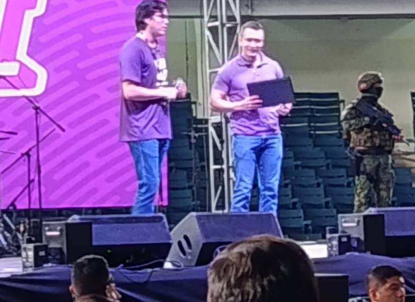 Noboa en la convención nacional de ADN.