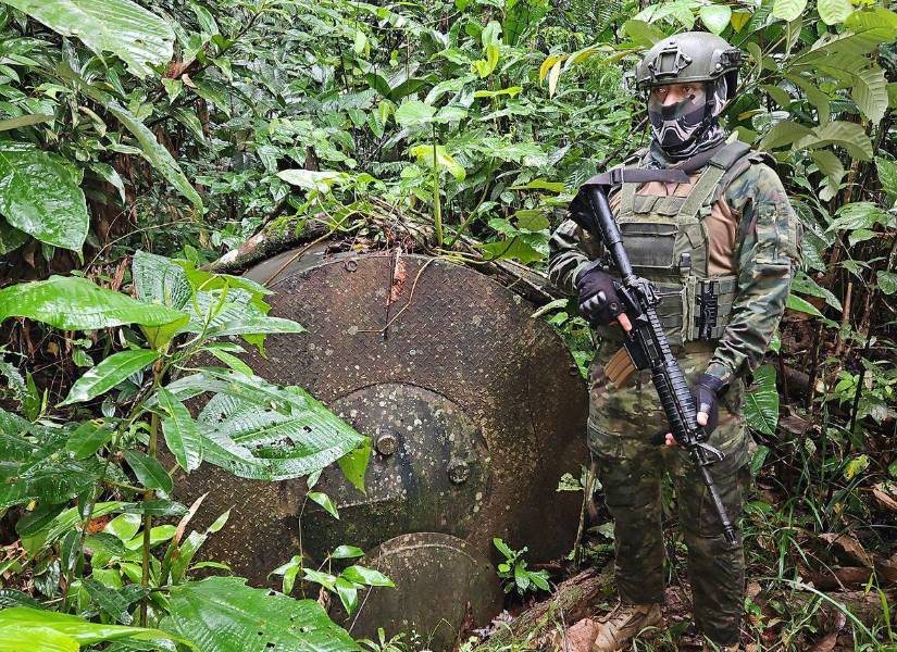 Las Fuerzas Armadas localizaron una refinería artesanal de crudo en Sucumbíos