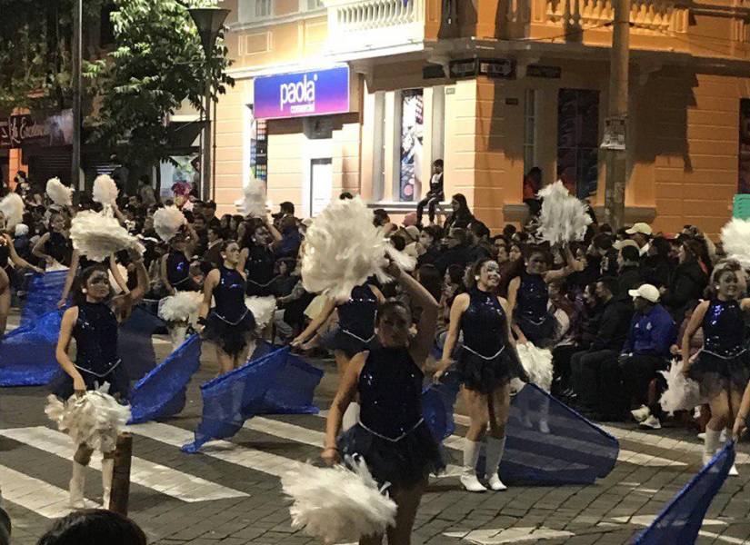 Fiestas de Quito: así fue la Mascarada Nocturna