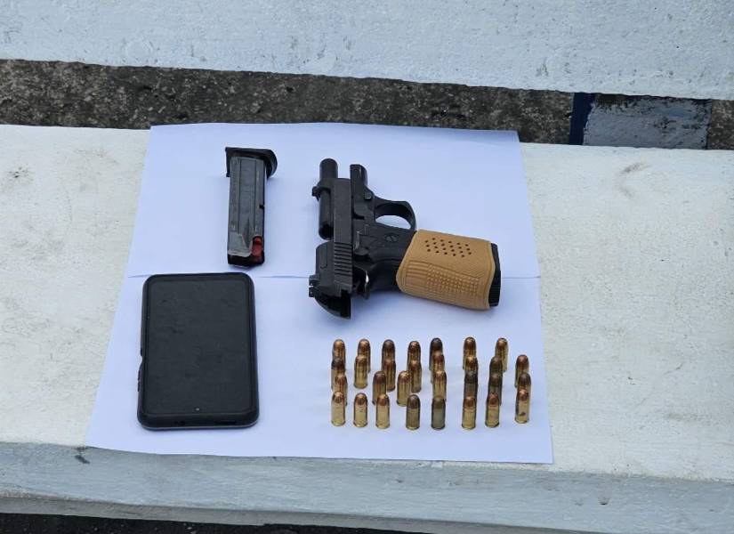 Hoy, el sujeto tenía en su poder una pistola y 30 municiones.