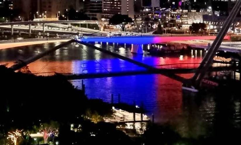 24 de mayo: edificaciones de España y Australia se iluminaron con los