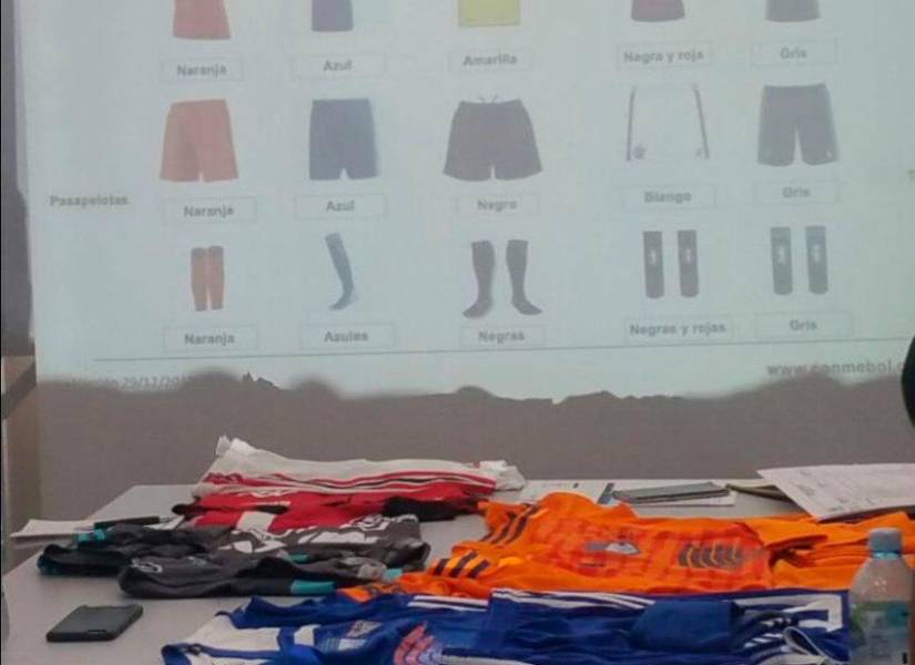 Emelec estrena tercera equipación ante Flamengo