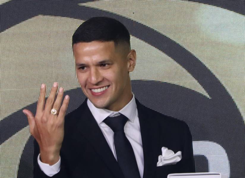 Álex Arce ganó el premio de El Pro en el 2024